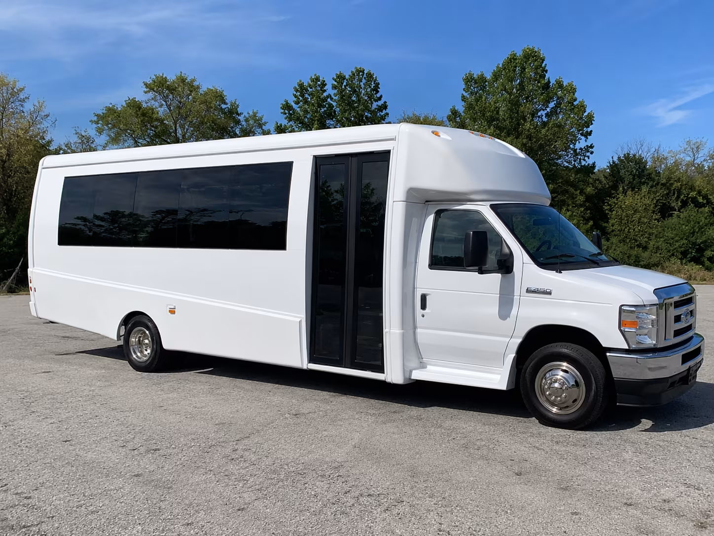 bridal party bus rentals for getting ready and photo stops around kissimmee