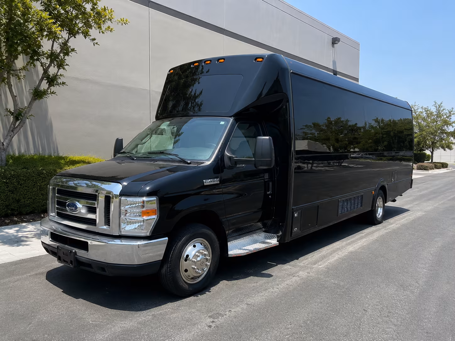 bus rentals for kissimmee wedding rehearsal dinners and day after brunches