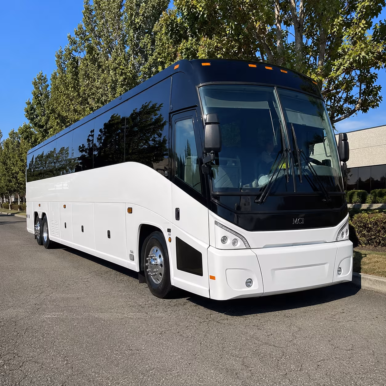 kissimmee 50 passenger charter bus