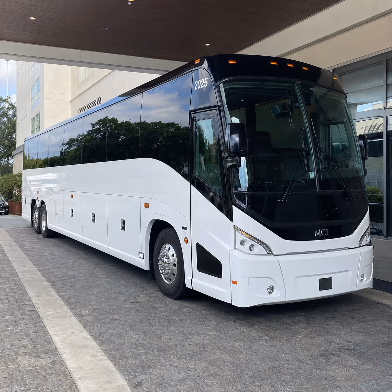 kissimmee 54 passenger charter bus